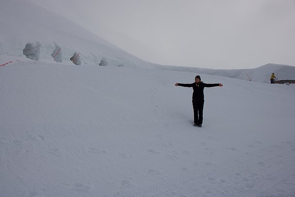 Ganz schön verloren sehe ich aus in den Schneemassen