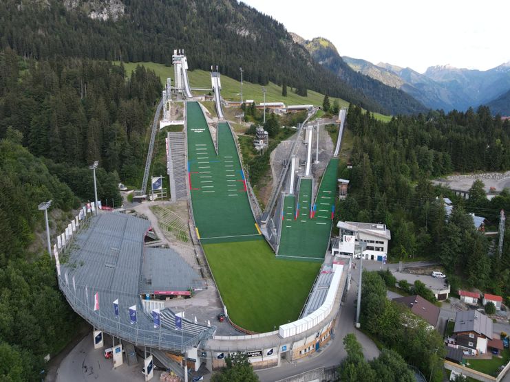 Die_Skisprung_Arena_Allgäu