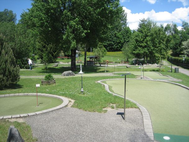 Rasen-Minigolfplatz bei Obermaiselstein