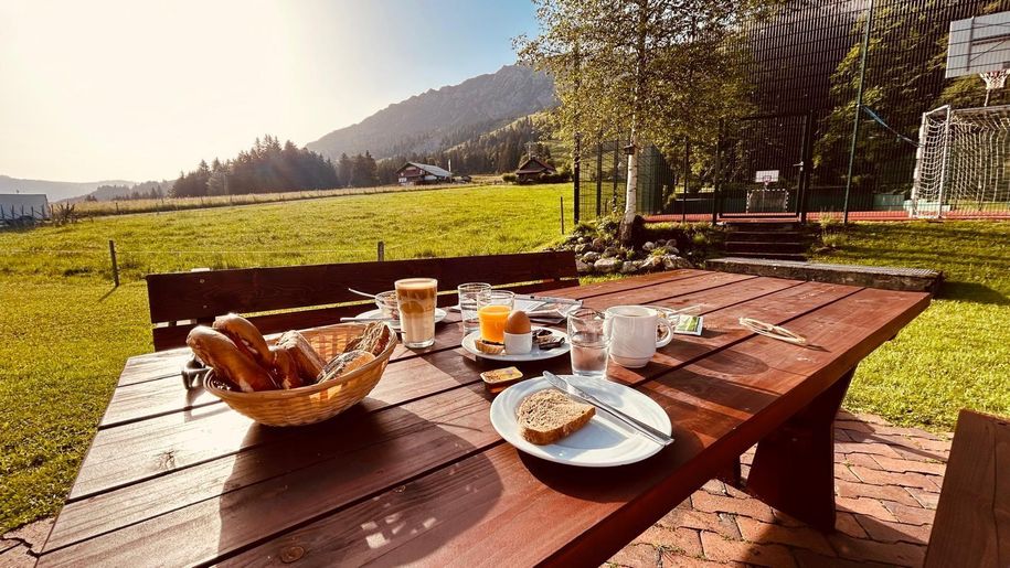 Frühstück_Terrasse_Oberjoch