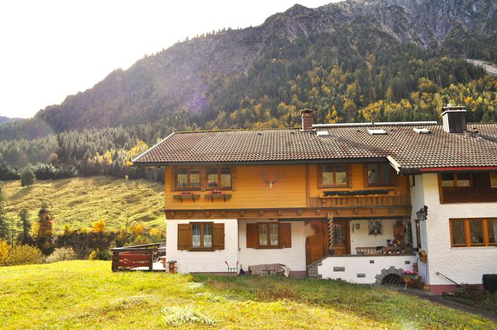 Gebäudeansicht Herbst