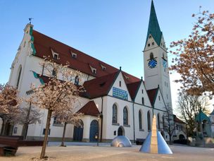 Sankt Mang Kirche in der Abenddämmerung