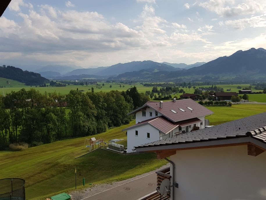 Bergblick aus der Wohnung Mittagblick