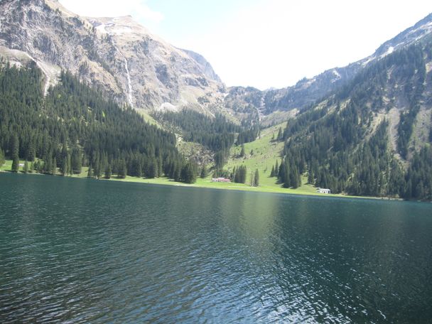 Übern See zur Unteren Traualpe