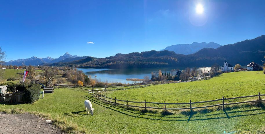 Ausicht auf den Weißensee und Bergpanorama