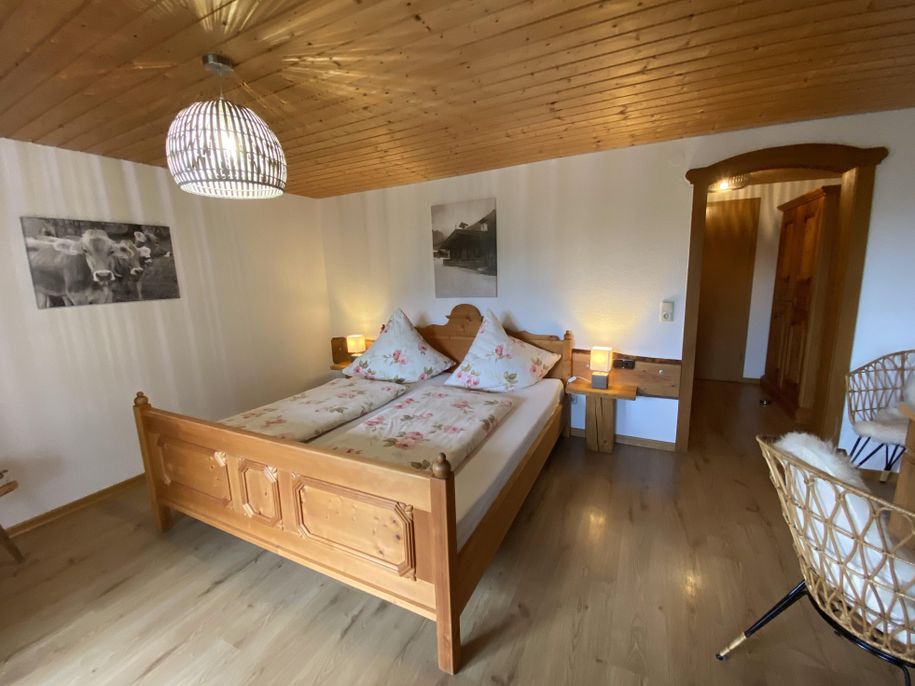 Doppelbett Doppelzimmer mit Balkon