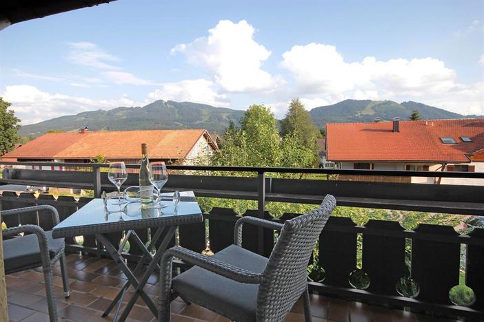 Balkon mit Bergblick