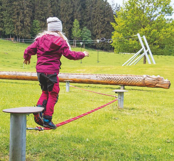 Spielplatz Slackline - Roßhaupten - Amanda Linder