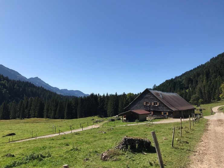 Die Alpe Unteregg im Ehrenschwanger Tal