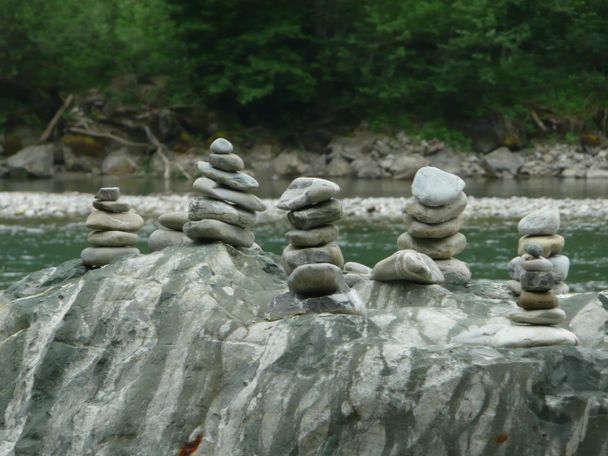 Steinmändle entlang der Iller