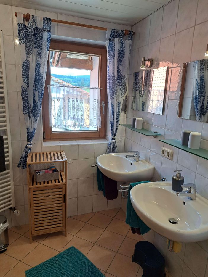 Badezimmer FW Waldblick