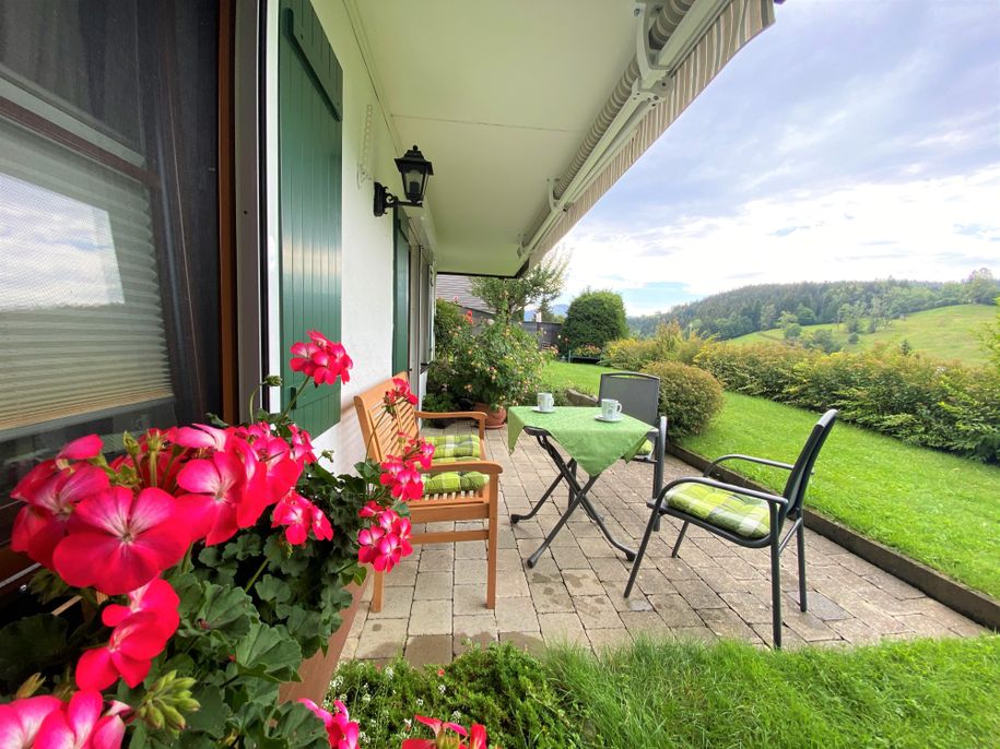 Terrasse mit Blumen