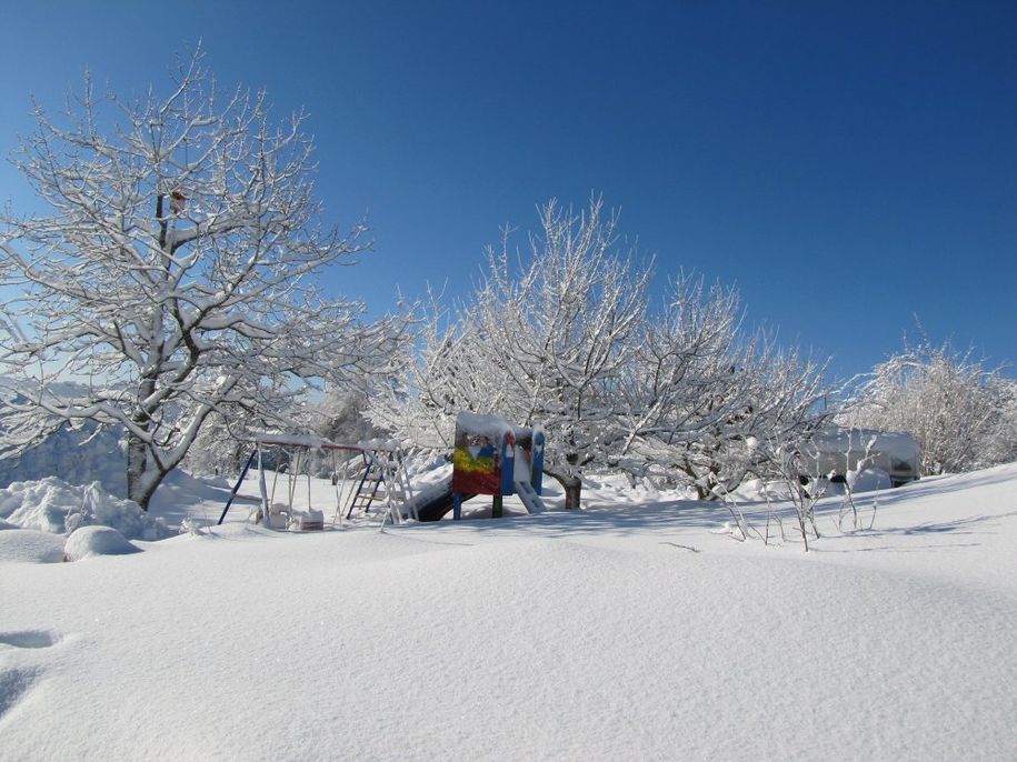 Spielplatz im Winter