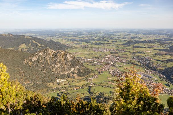 Blick auf die 13 Pfrontener Ortsteile vom Breitenberg