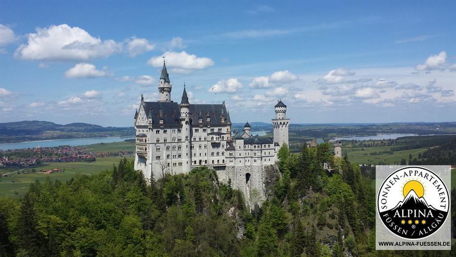 Schloss Neuschwanstein Füssen Allgäu Bayern Alpina