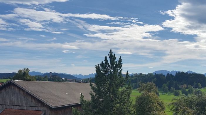 Blick zur Kirche nach Seeg