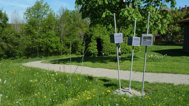 Trilogieplatz am Kreislehrgarten