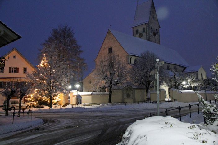 Rathaus und Kirche