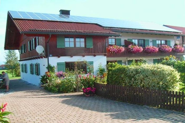 Haus-Linder im Sommer