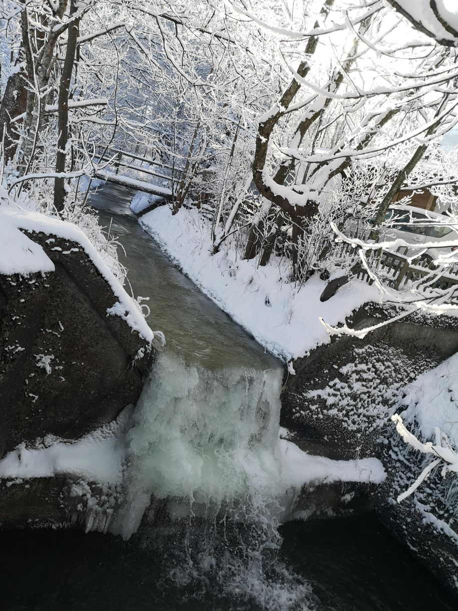 Kleiner Bachwasserfall 3 Min. vom Haus entfernt