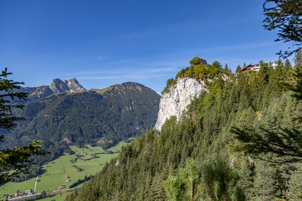 Blick auf den Falkenstein und Breitenberg