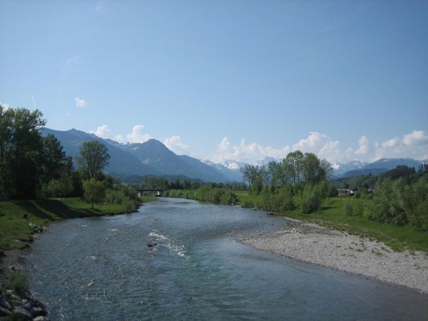 Illerlauf mit Bergblick bei Sigishofen