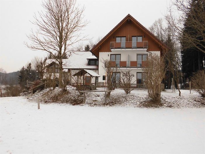 Gaststätte und Gästehaus im Winter