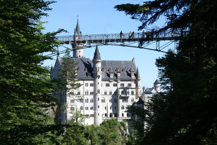 HB_Schloss_Neuschwanstein_mit_Blick_auf_die_Marien