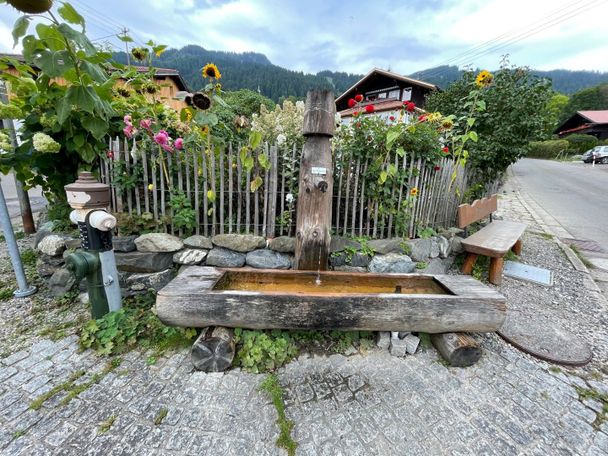 Station 5 - Brunnen an der alten Schule