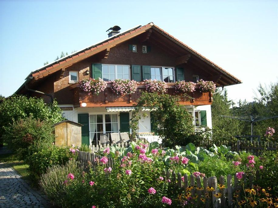 haus im Sommer