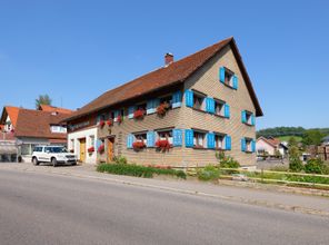 Ferienhaus-Anni-Leupolz-Aussen-Strasse