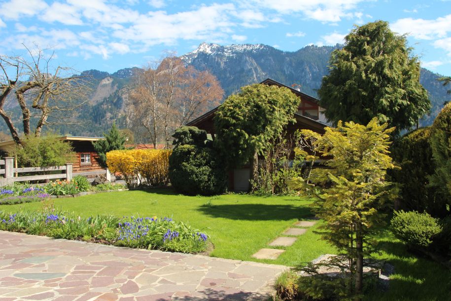 unser Garten Im Frühjahr Blick Richtung Tegelberg