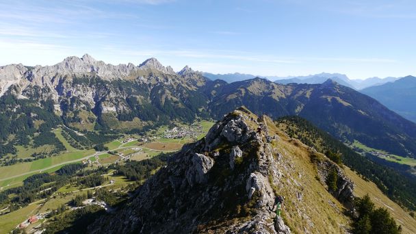 Der Gamsbocksteig führt von Osten auf die Krinnenspitze.