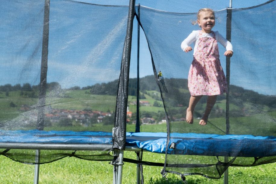 Trampolin im Garten