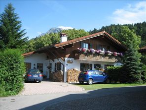 Haus Osterried mit Balkon vom Apartment