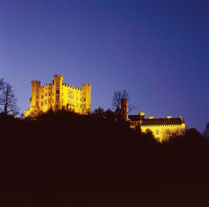 Schloß Hohenschwangau bei Nacht