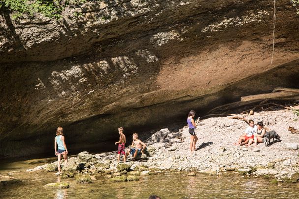 Eistobel - Rast unter der Felswand