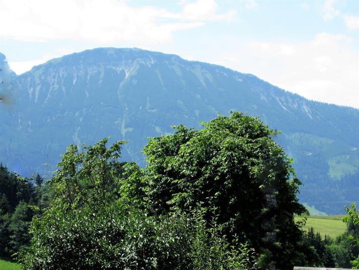 Blick vom Balkon auf den Breitenberg