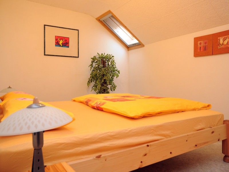 Schlafzimmer mit Doppelbett