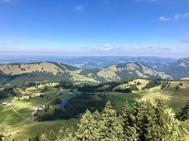 Blick auf das Hochplateau Imberg - Hoch Häderich