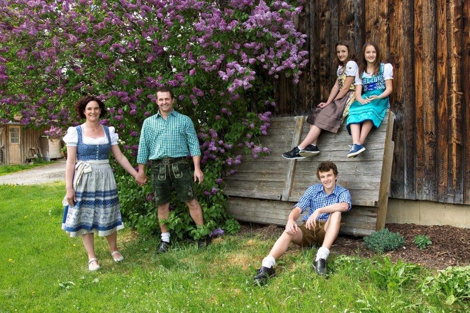 Familie Lochbihler Bach bei Hopferau