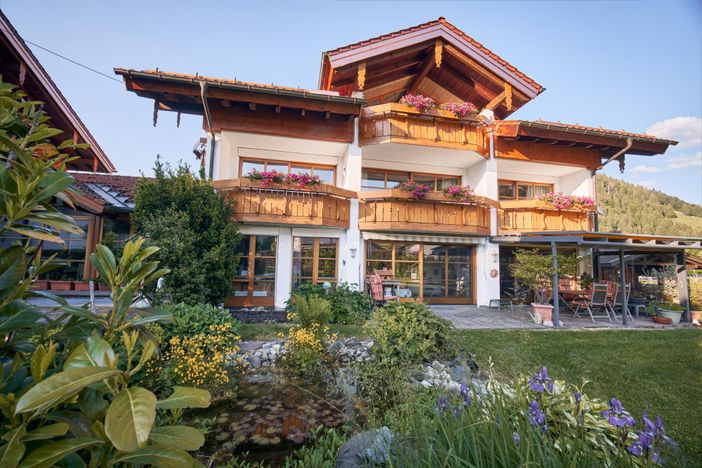 Landhotel Berghof-Bad Hindelang-Allgaeu-Außenaufna