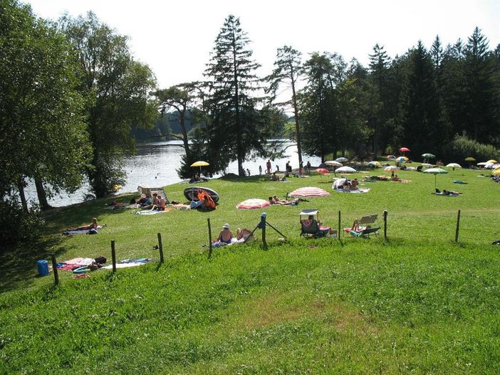 Liegewiese am Schmuttersee