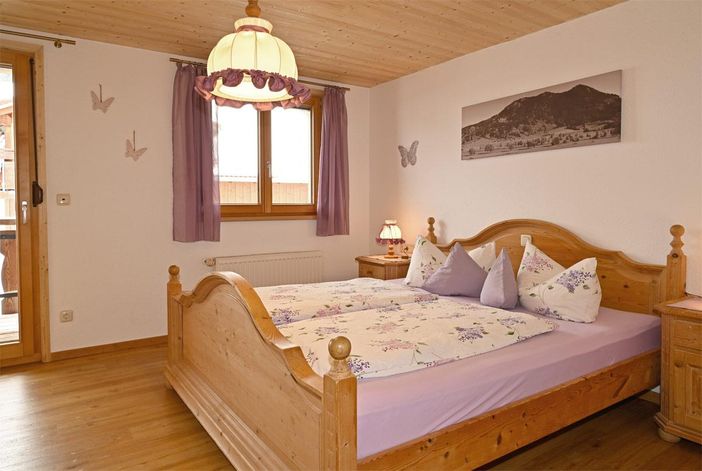 Schlafzimmer Ferienwohnung Grünten