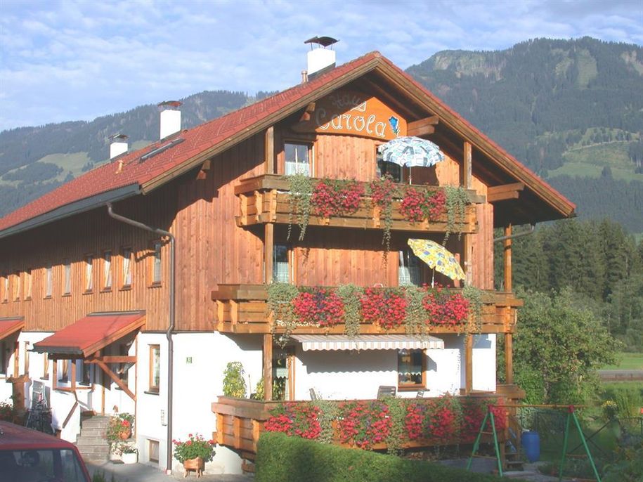 Hausbild Sommer - Haus Carola in Fischen