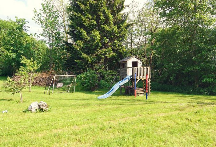 Kinderspielplatz im Garten