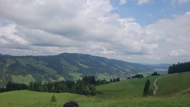 Blick vom Hündlekopf auf den großen Alpsee