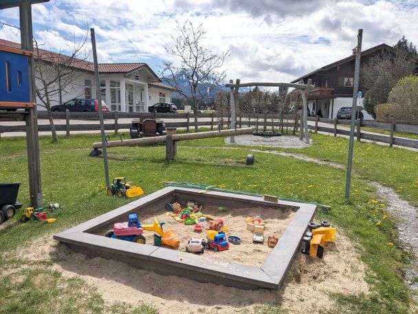 Sandkasten auf dem Spielplatz  Fischen-Langenwang