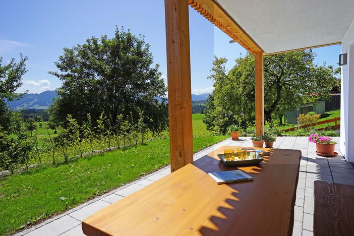 Terrasse mit Sitzgruppe