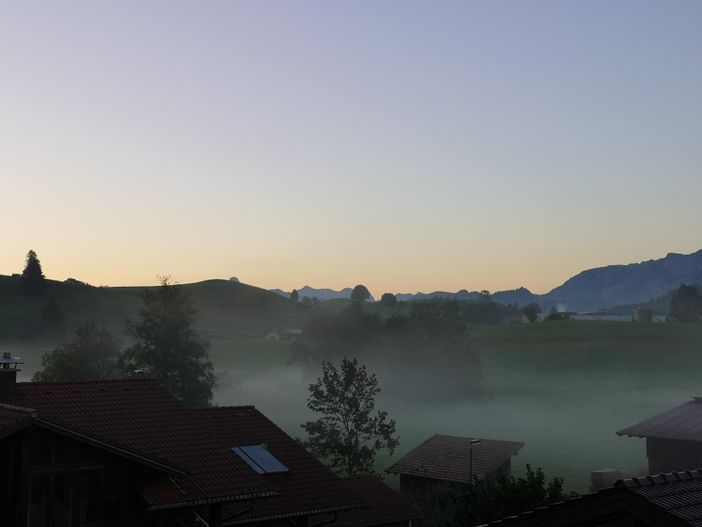 Blick auf die Zugspitze vom Schlafzimmerfenster